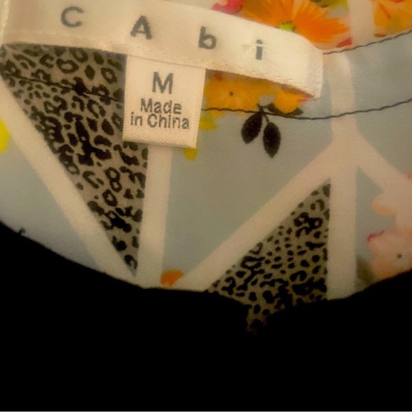 CAbi Medium Multicolor Business Casual Floral Festival Blouse with Black Trim - Picture 7 of 7